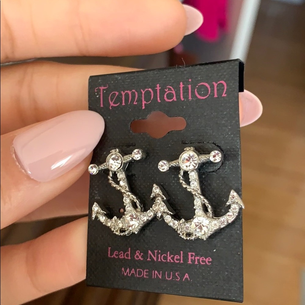 CUTE Anchor EARRINGS